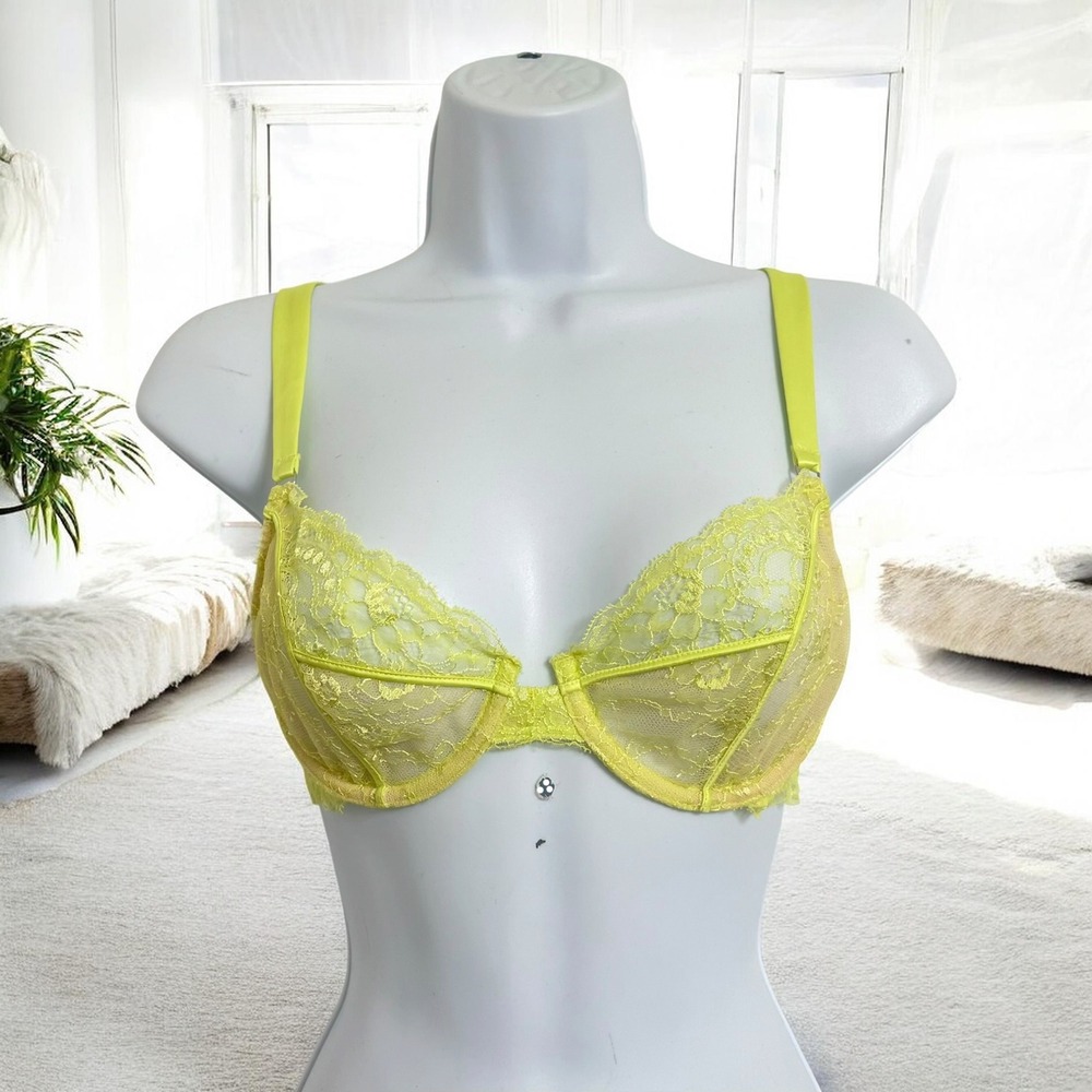 Victorias Secret Very Sexy Unlined Demi Bra Lace Underwire 32C 11047010 23K5